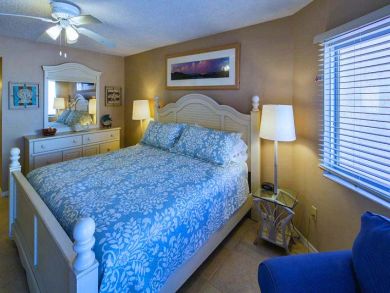 Indian Shores Beachfront Condo - Sleeps 6 Guests